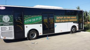 Autobuz inscriptionat Centrul de performanta in educatie